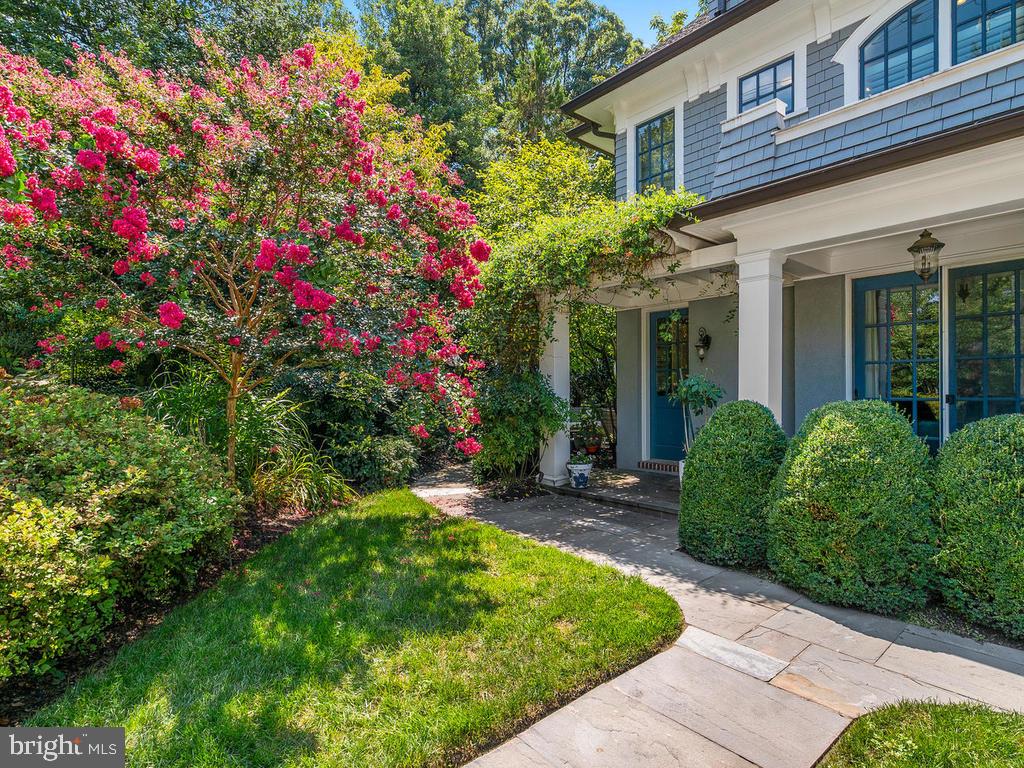 CHEVY CHASE - Residential Lease