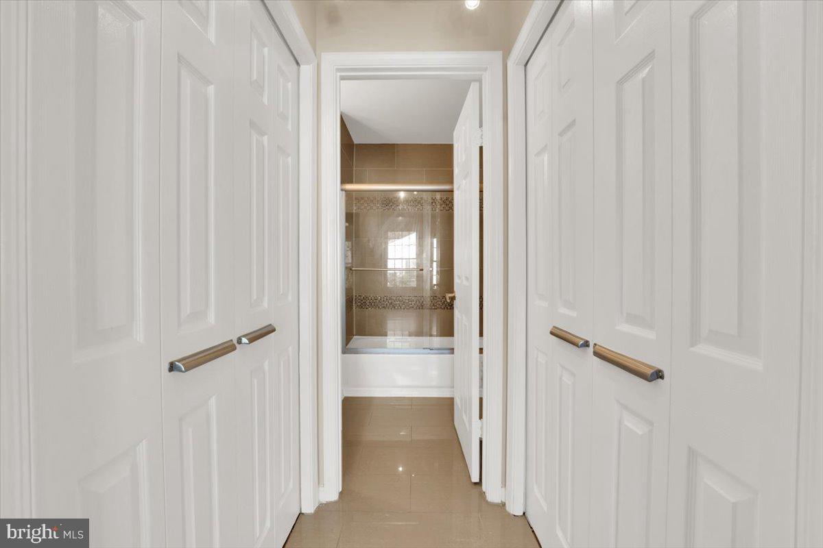 CARRIAGE PARK - Residential Lease