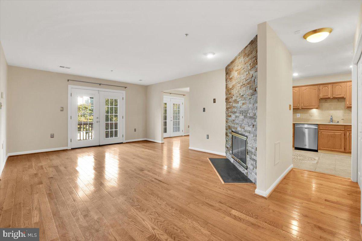 CARRIAGE PARK - Residential Lease