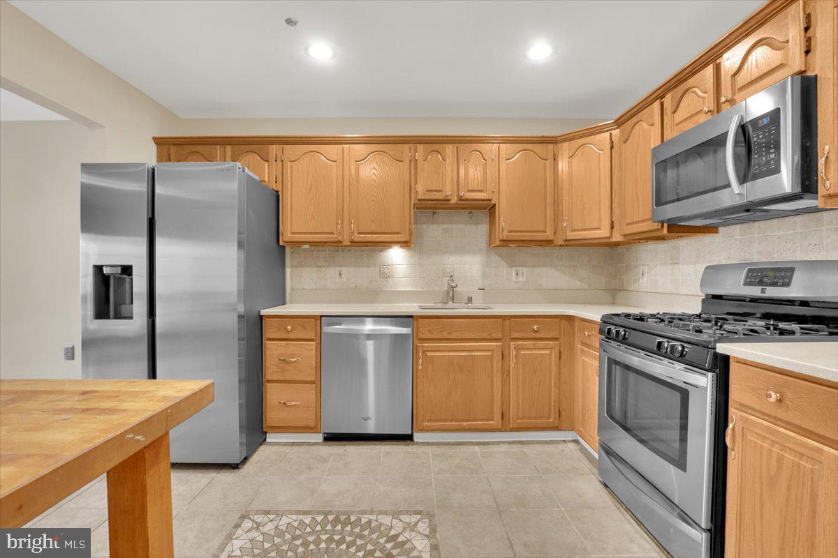 CARRIAGE PARK - Residential Lease