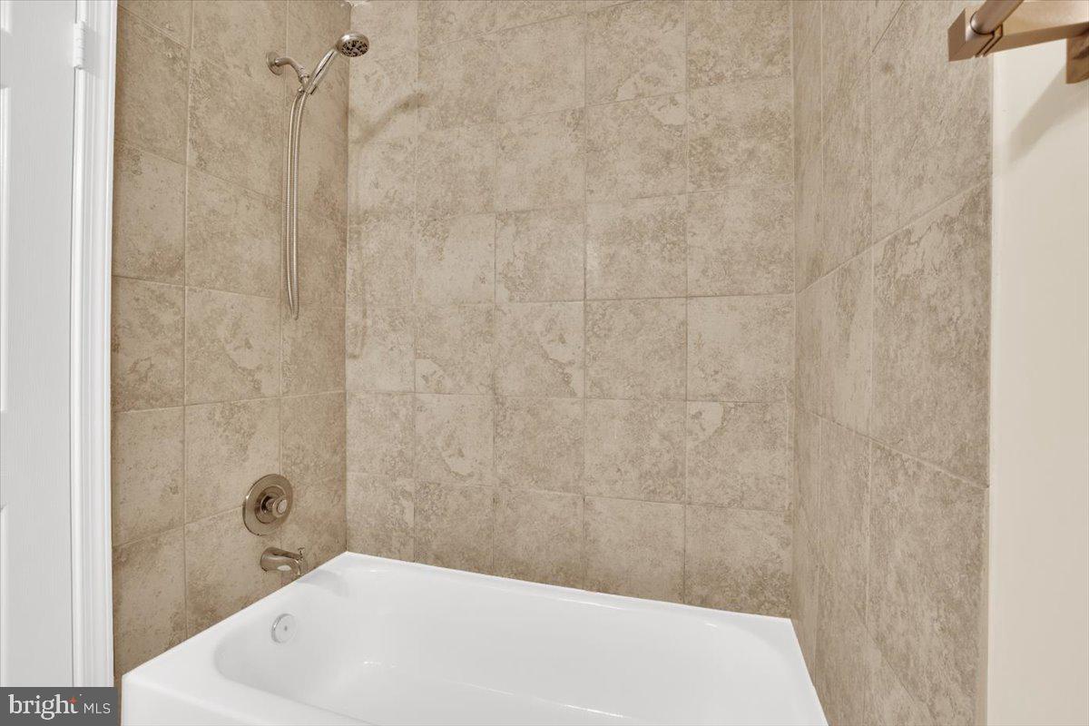 CARRIAGE PARK - Residential Lease