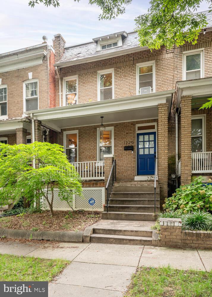 1220 ORREN STREET NE