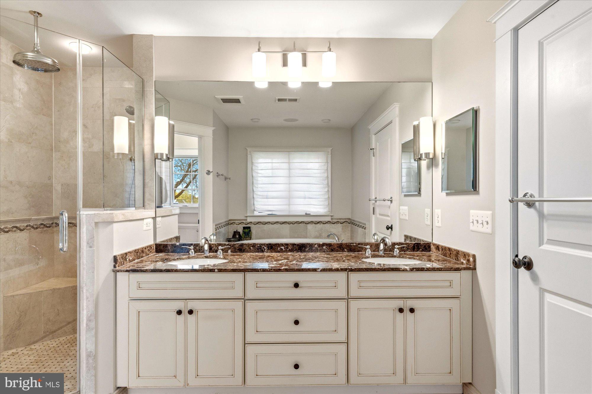 WILLIAMSBURG VILLAGE - Residential