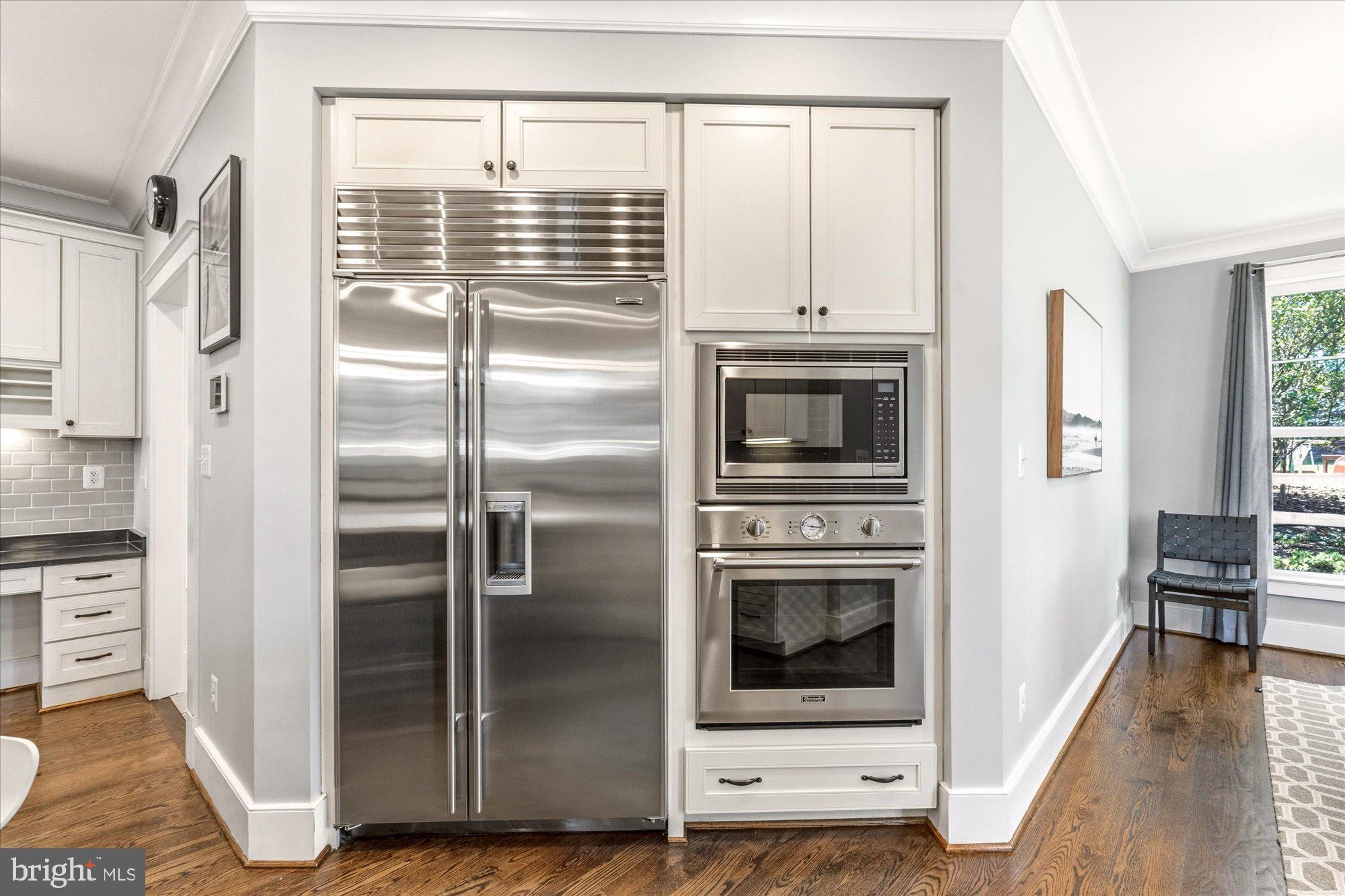 WILLIAMSBURG VILLAGE - Residential