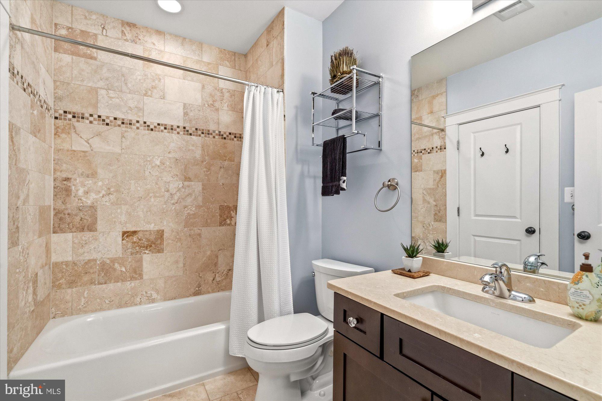 WILLIAMSBURG VILLAGE - Residential