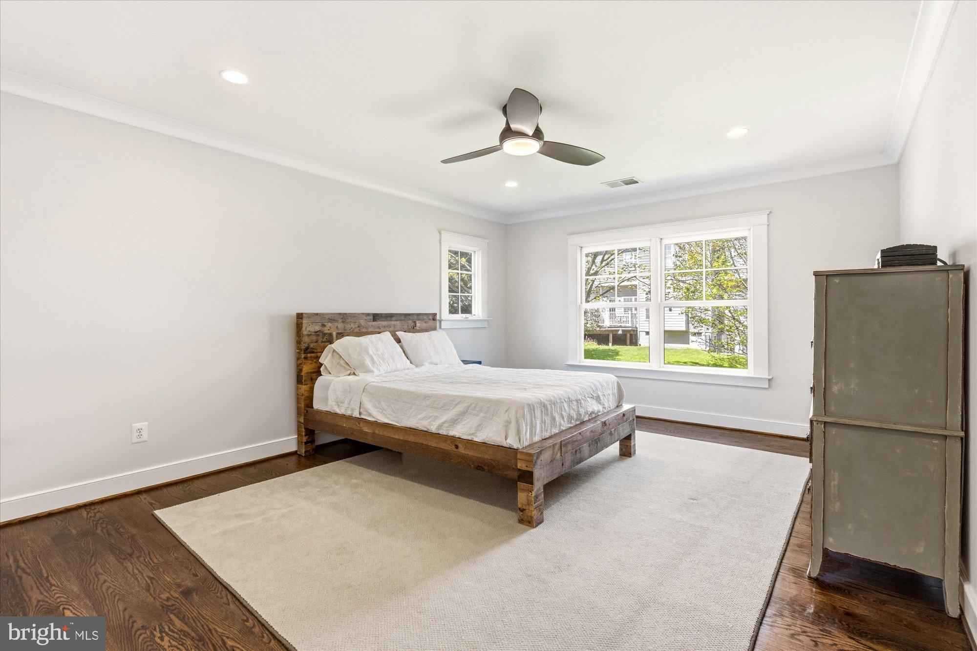 WILLIAMSBURG VILLAGE - Residential