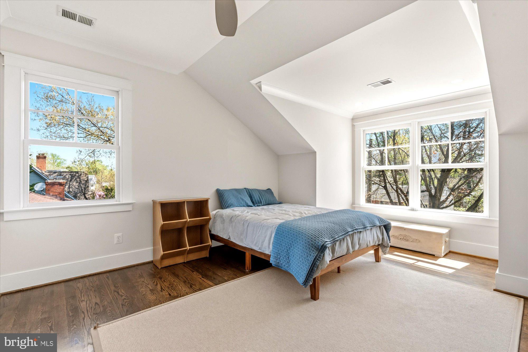 WILLIAMSBURG VILLAGE - Residential