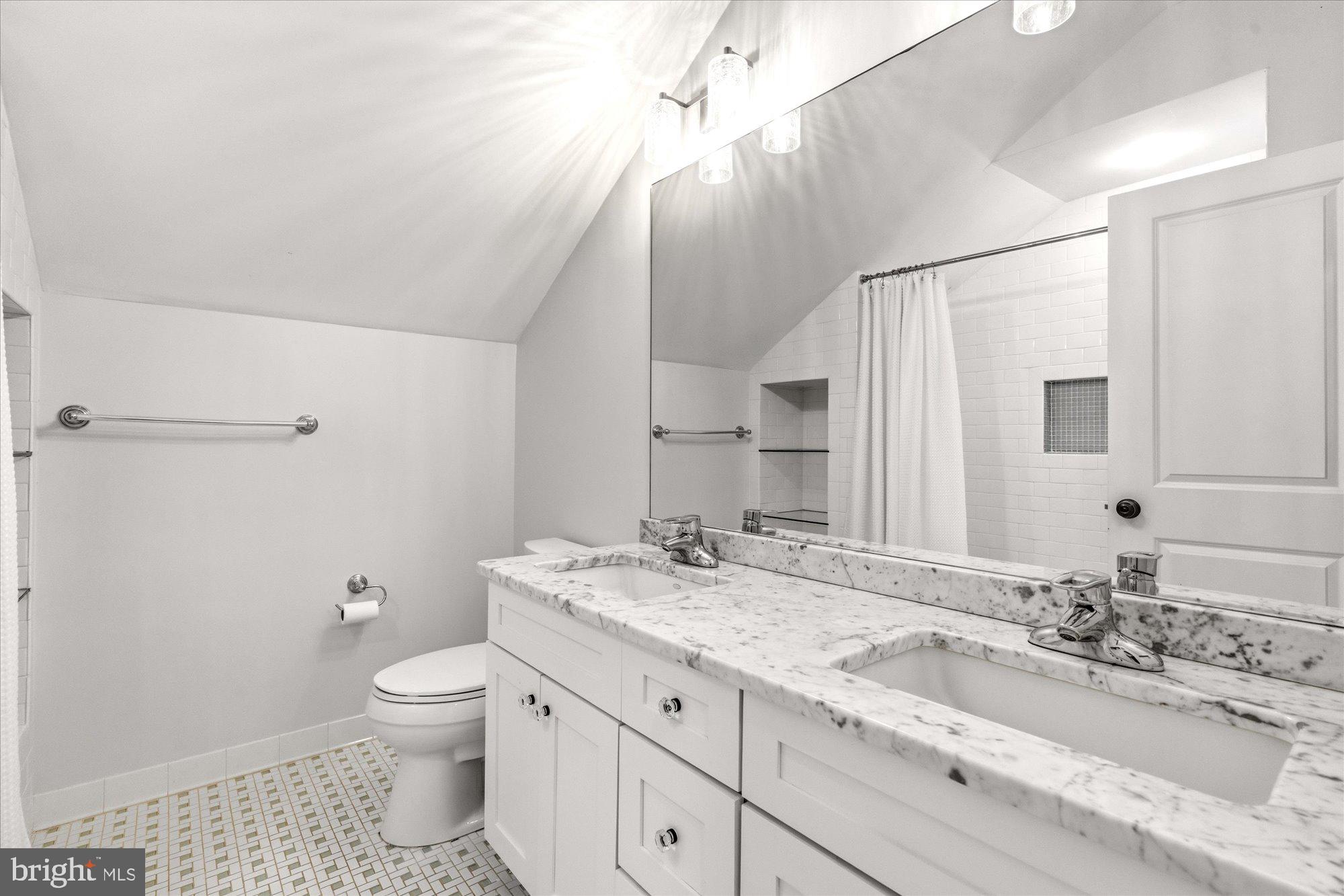 WILLIAMSBURG VILLAGE - Residential