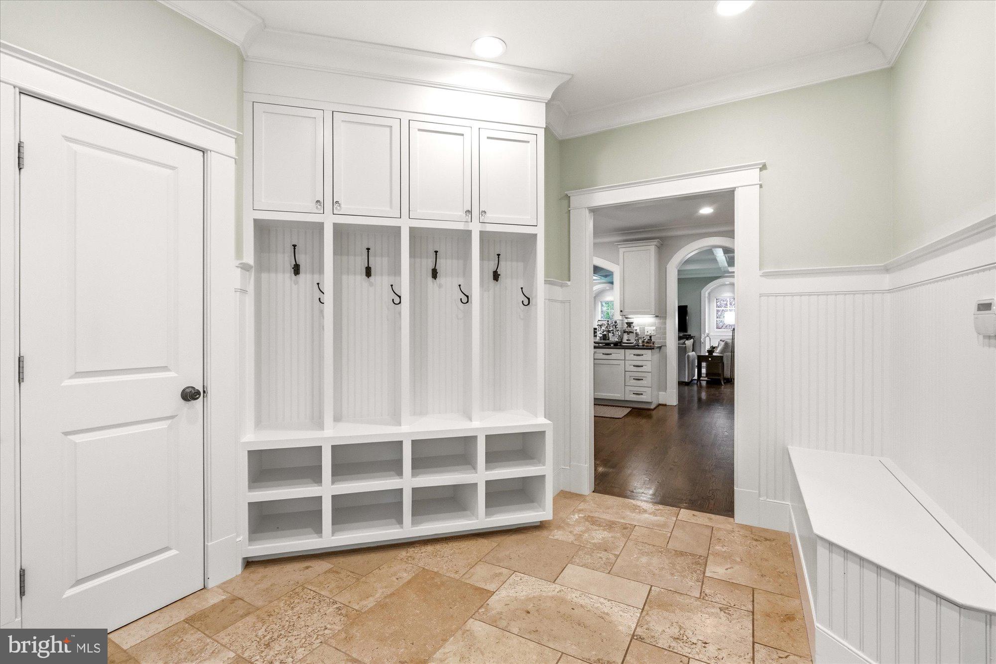 WILLIAMSBURG VILLAGE - Residential