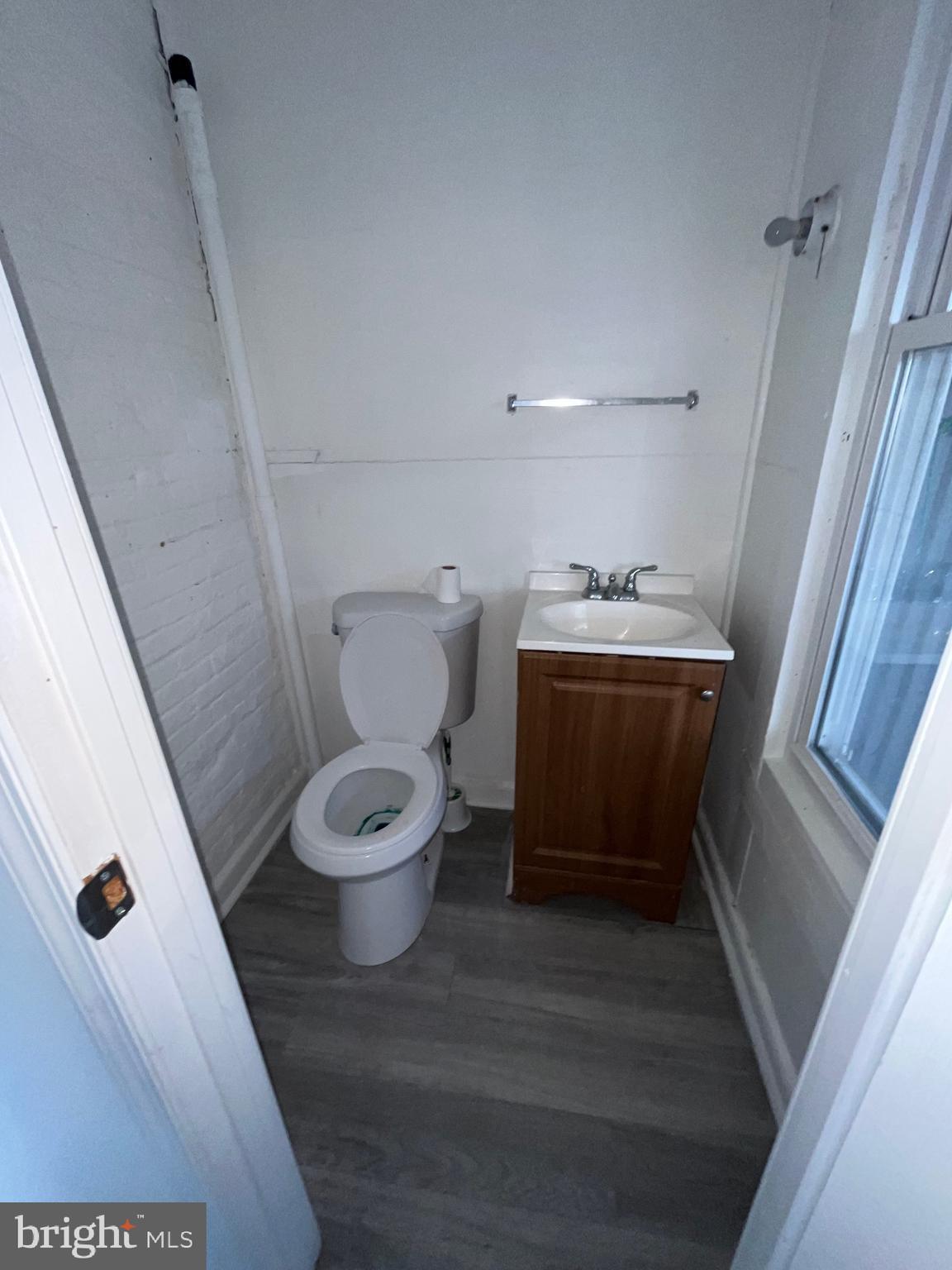 BROADWAY EAST - Residential Lease