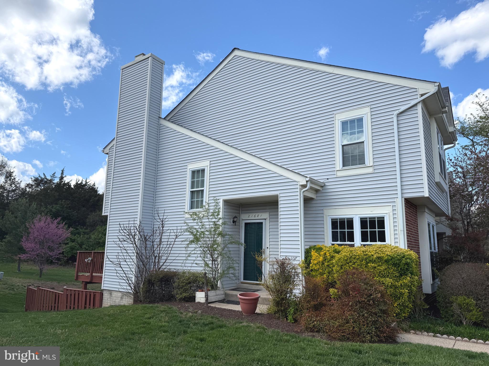 ROLLING RIDGE - Residential Lease