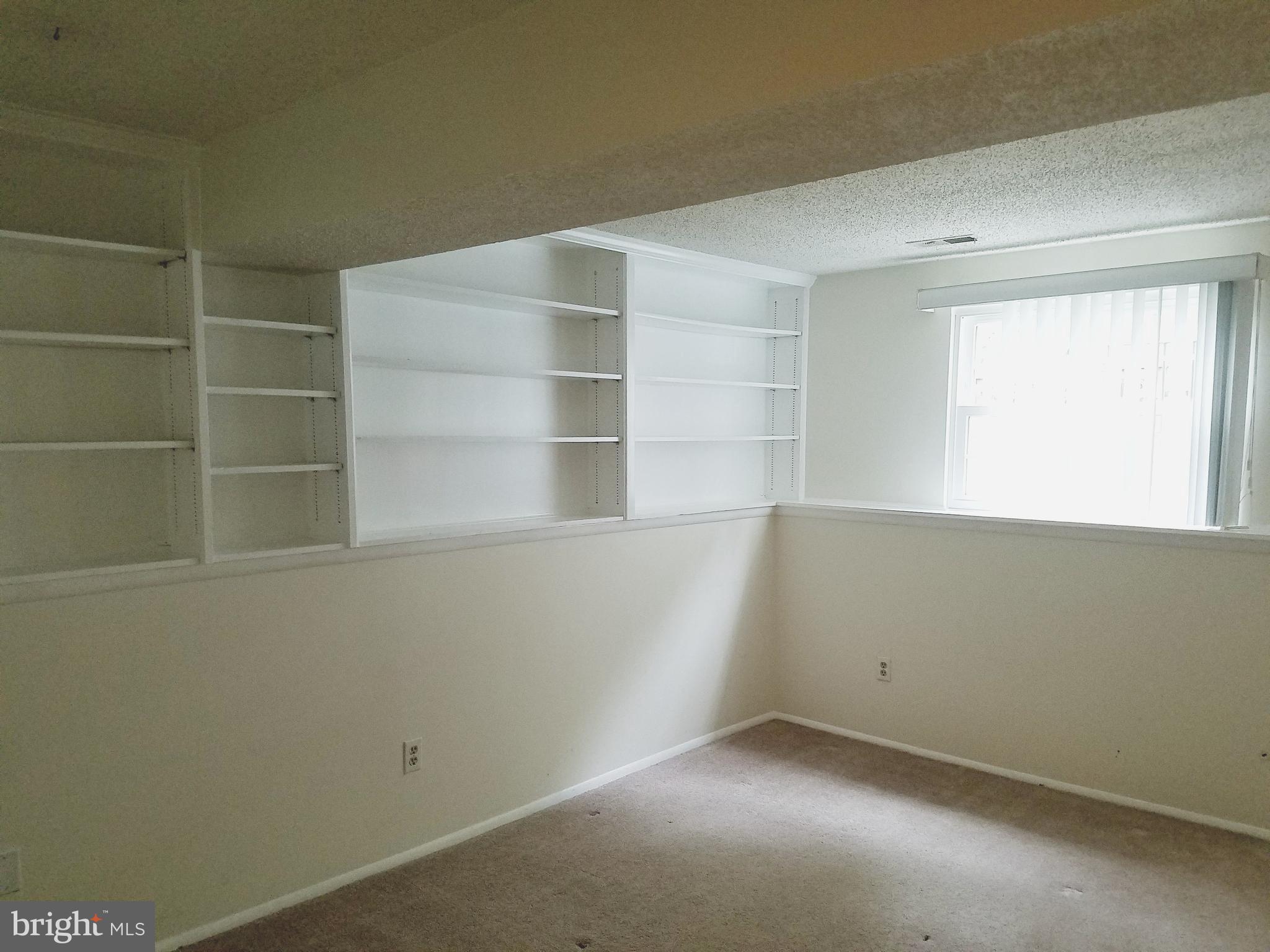 D EVEREUX WEST - Residential