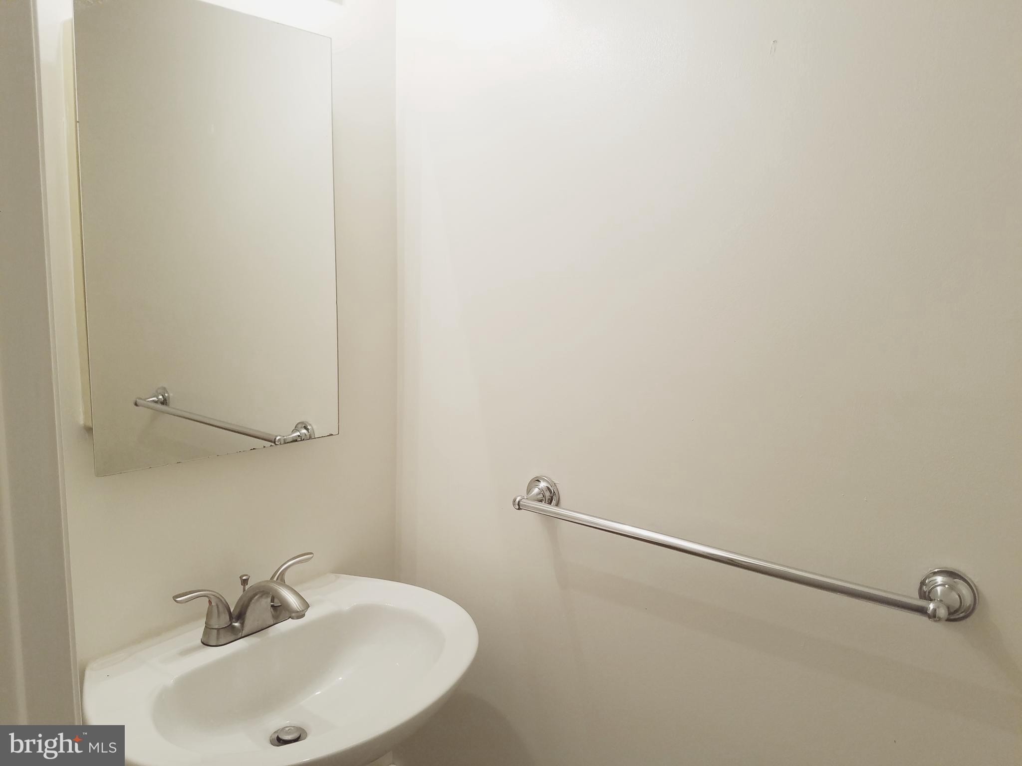 D EVEREUX WEST - Residential