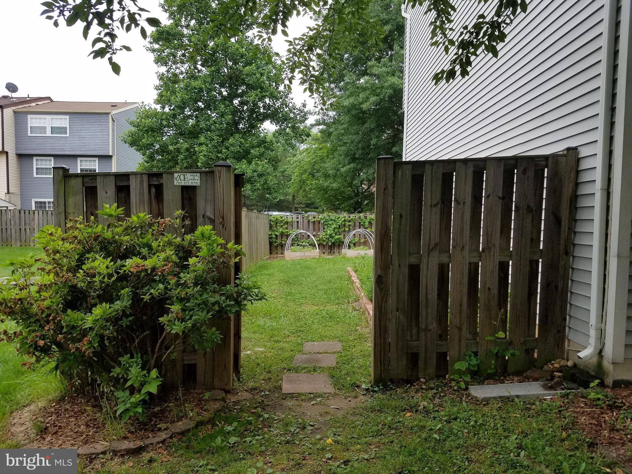 D EVEREUX WEST - Residential