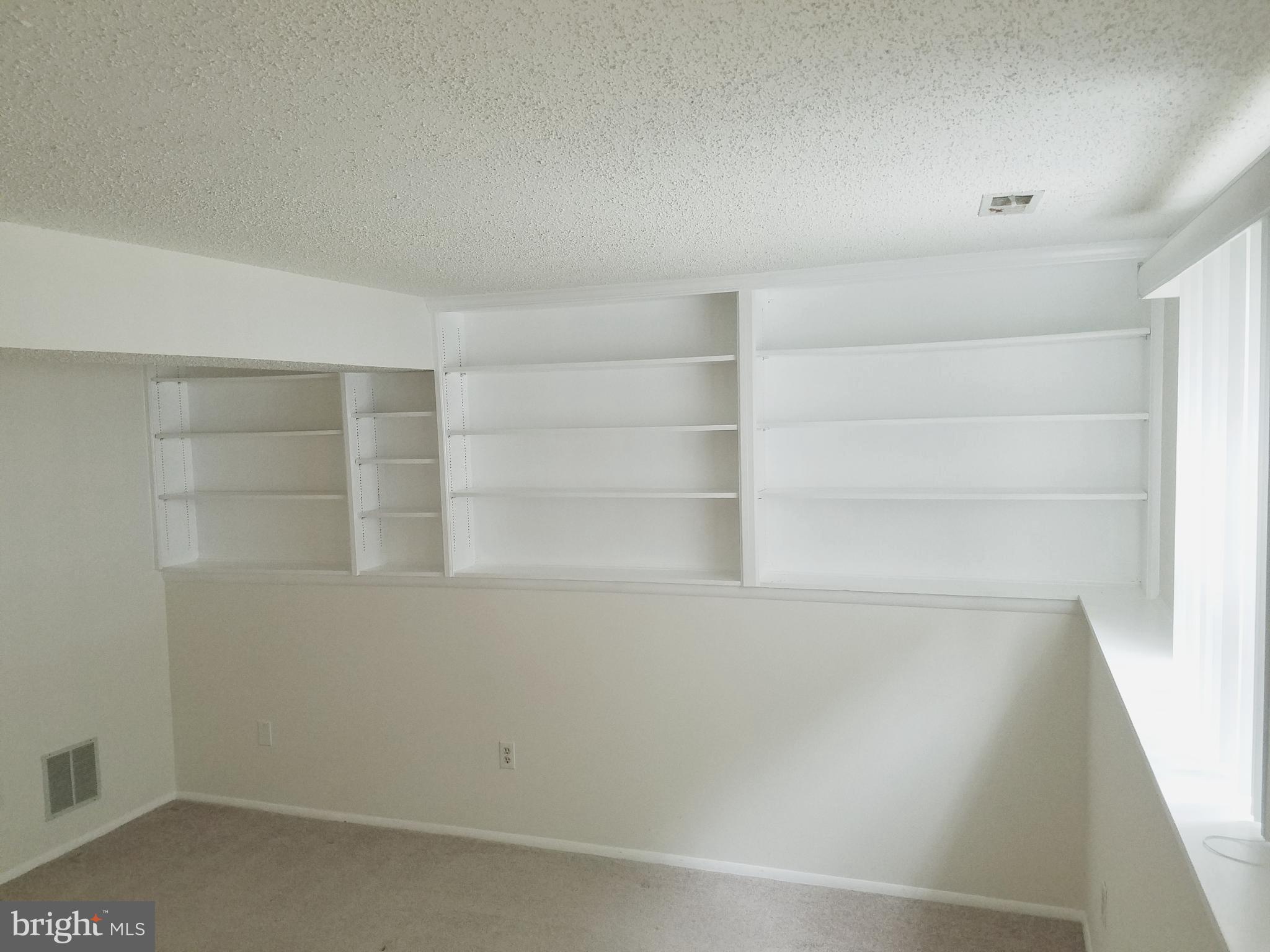 D EVEREUX WEST - Residential