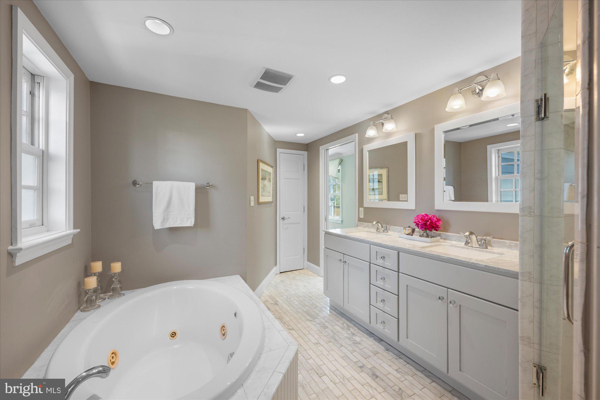 BRADMOOR - Residential