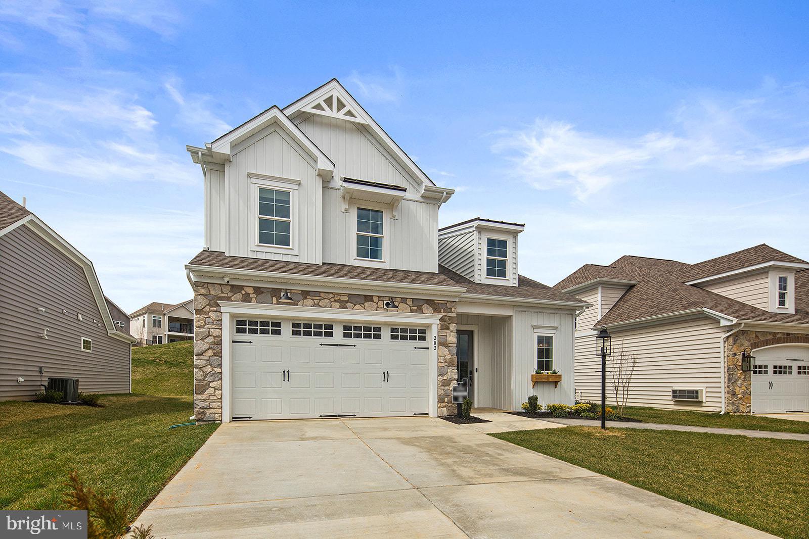 202 MAN O WAR PLACE