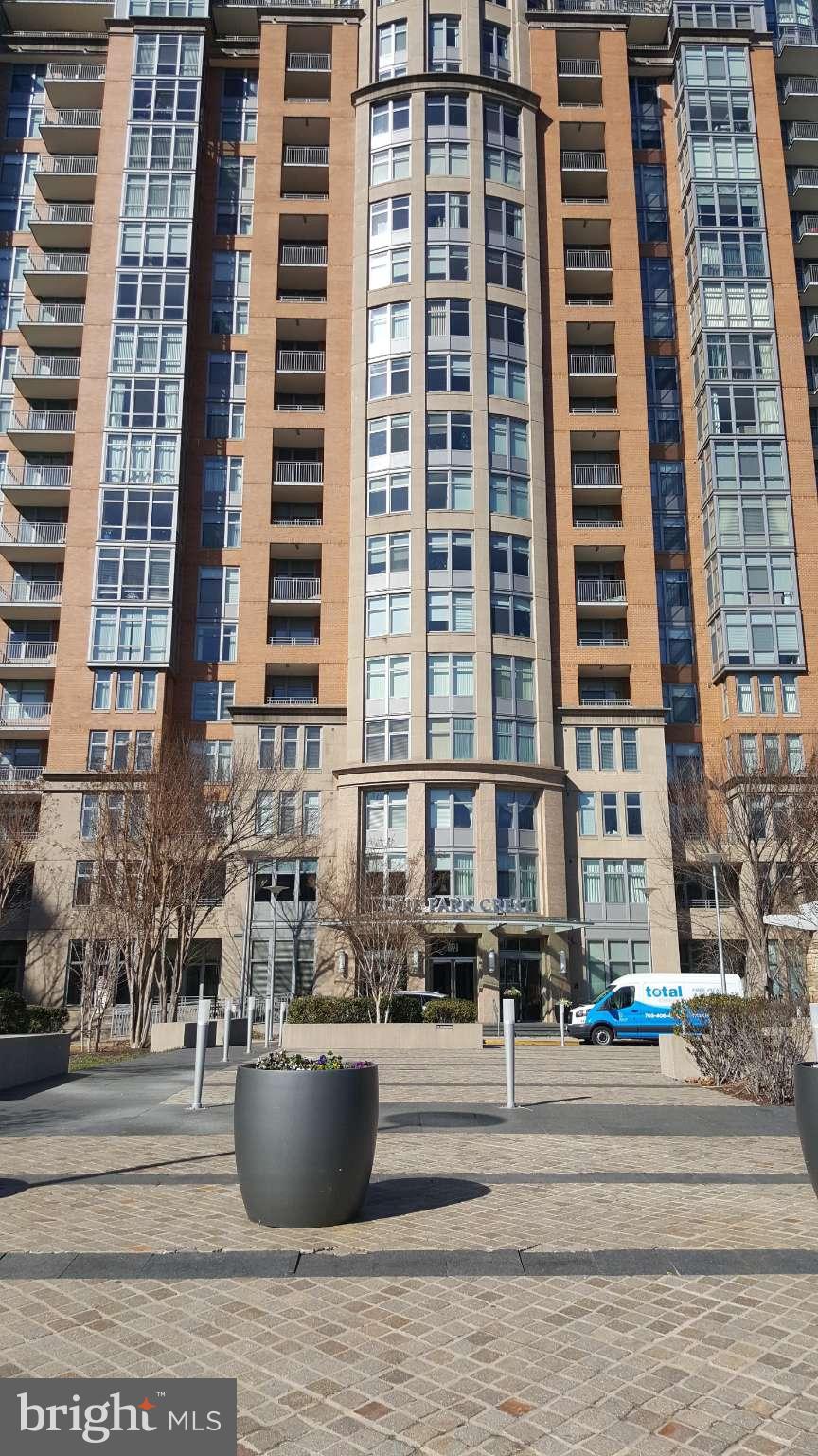 ONE PARK CREST - Residential Lease