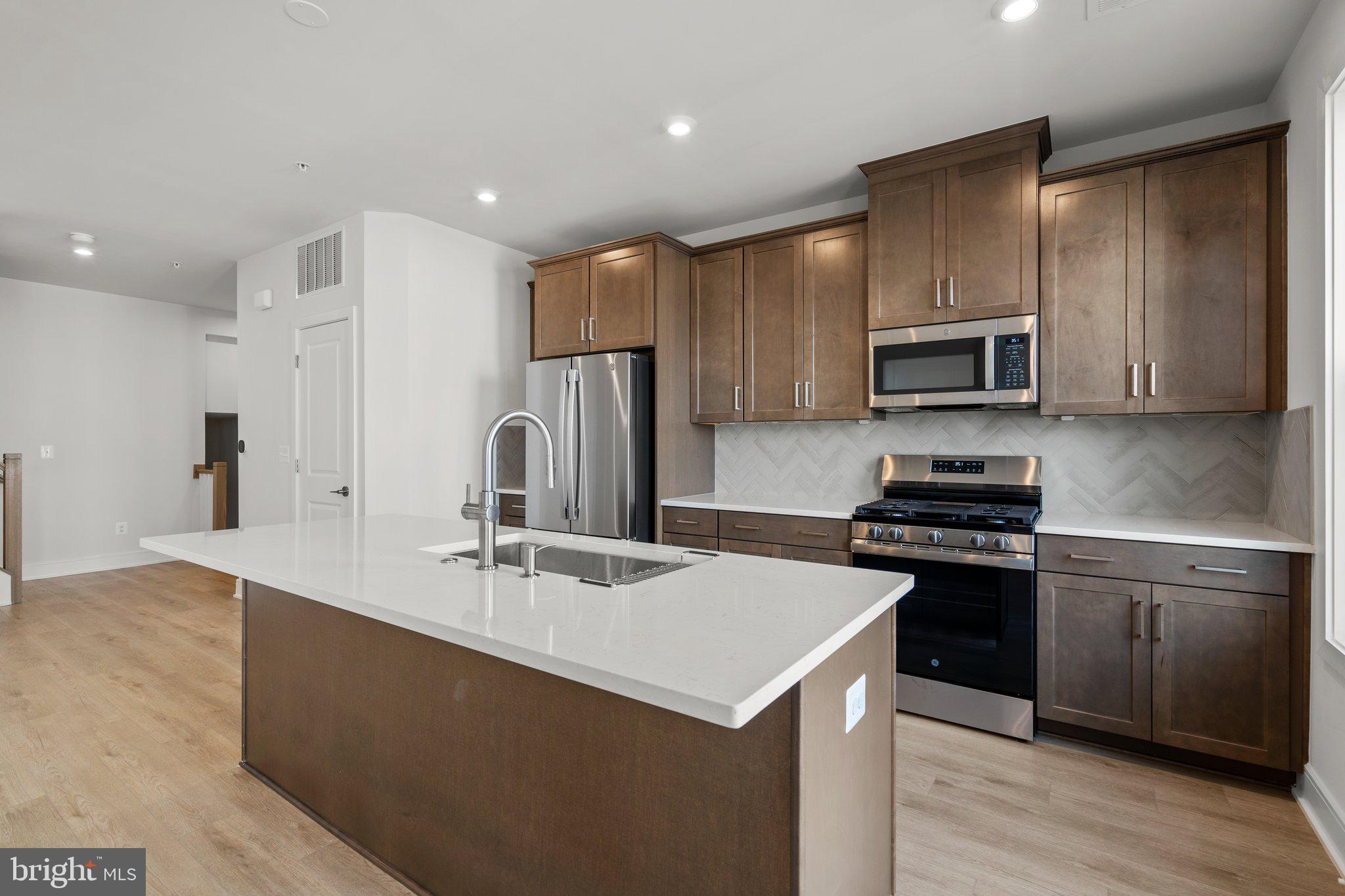 DEMOTT & SILVER - Residential