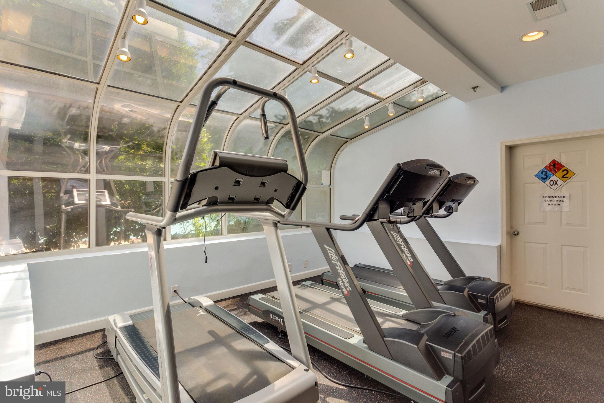 POINTE AT PARK CENTER - Residential