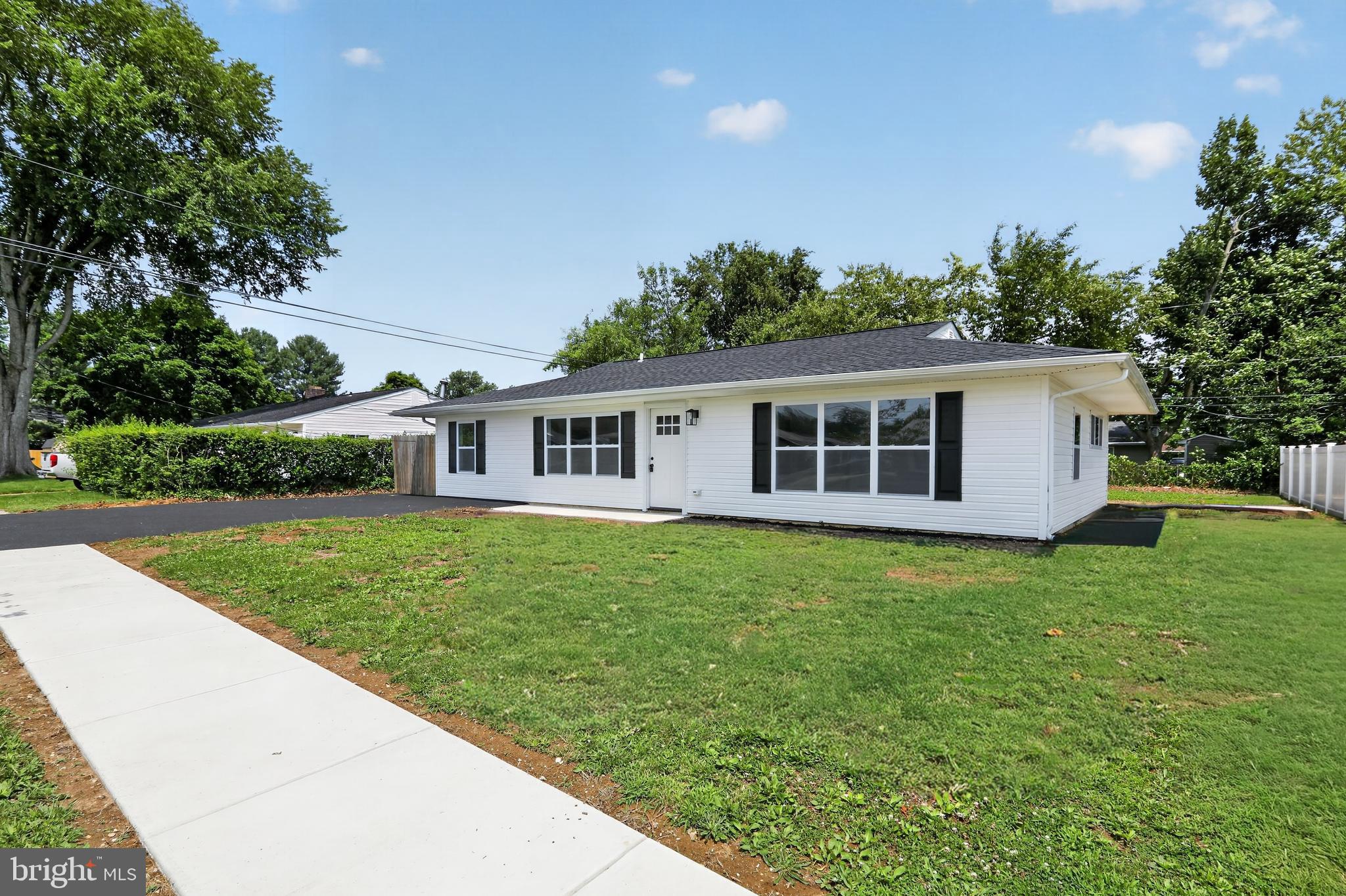10 CARLIN LANE