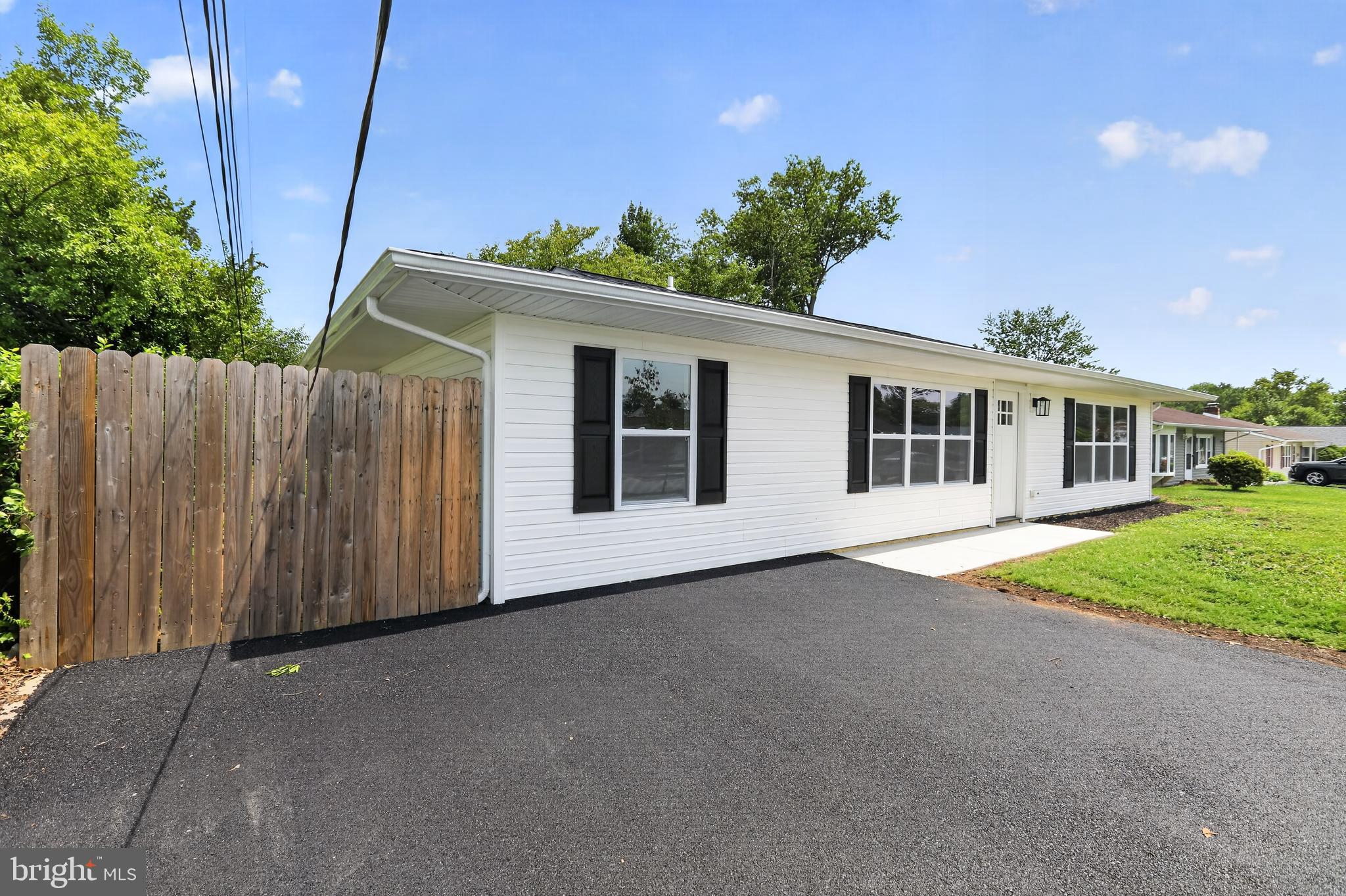 10 CARLIN LANE