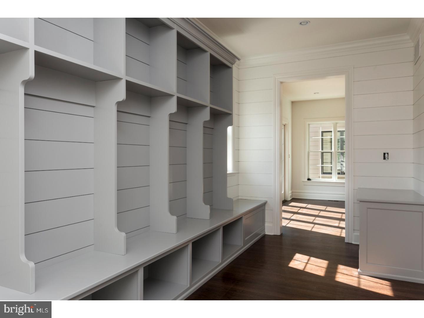 CHESTNUT HILL - Residential