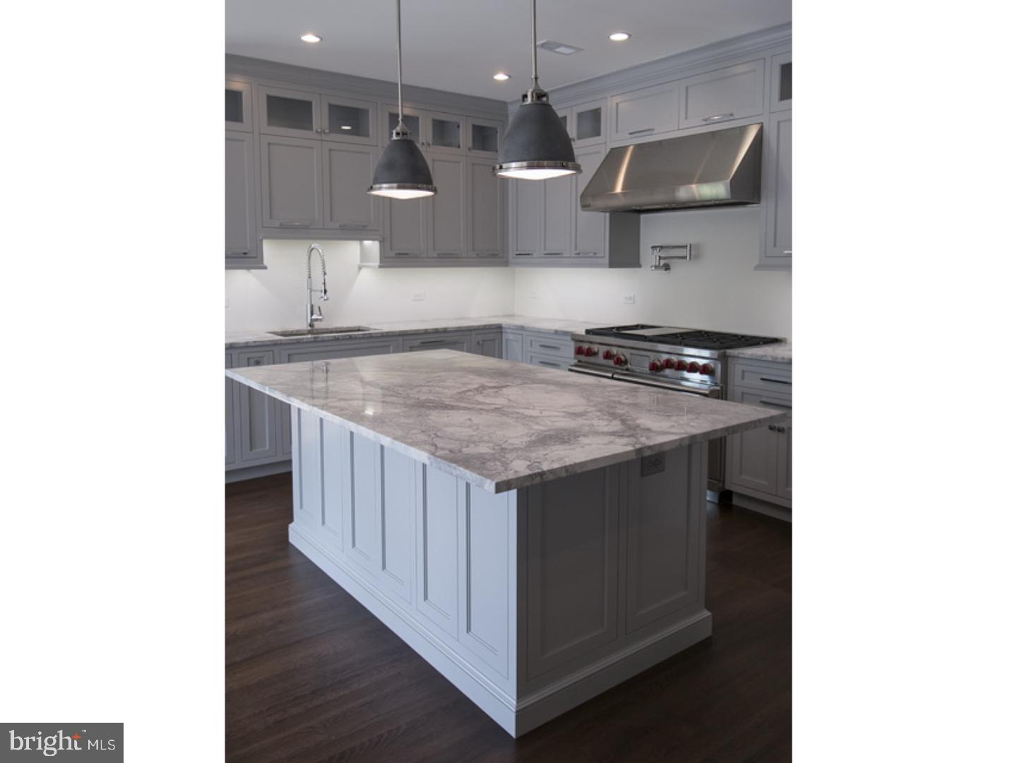 CHESTNUT HILL - Residential