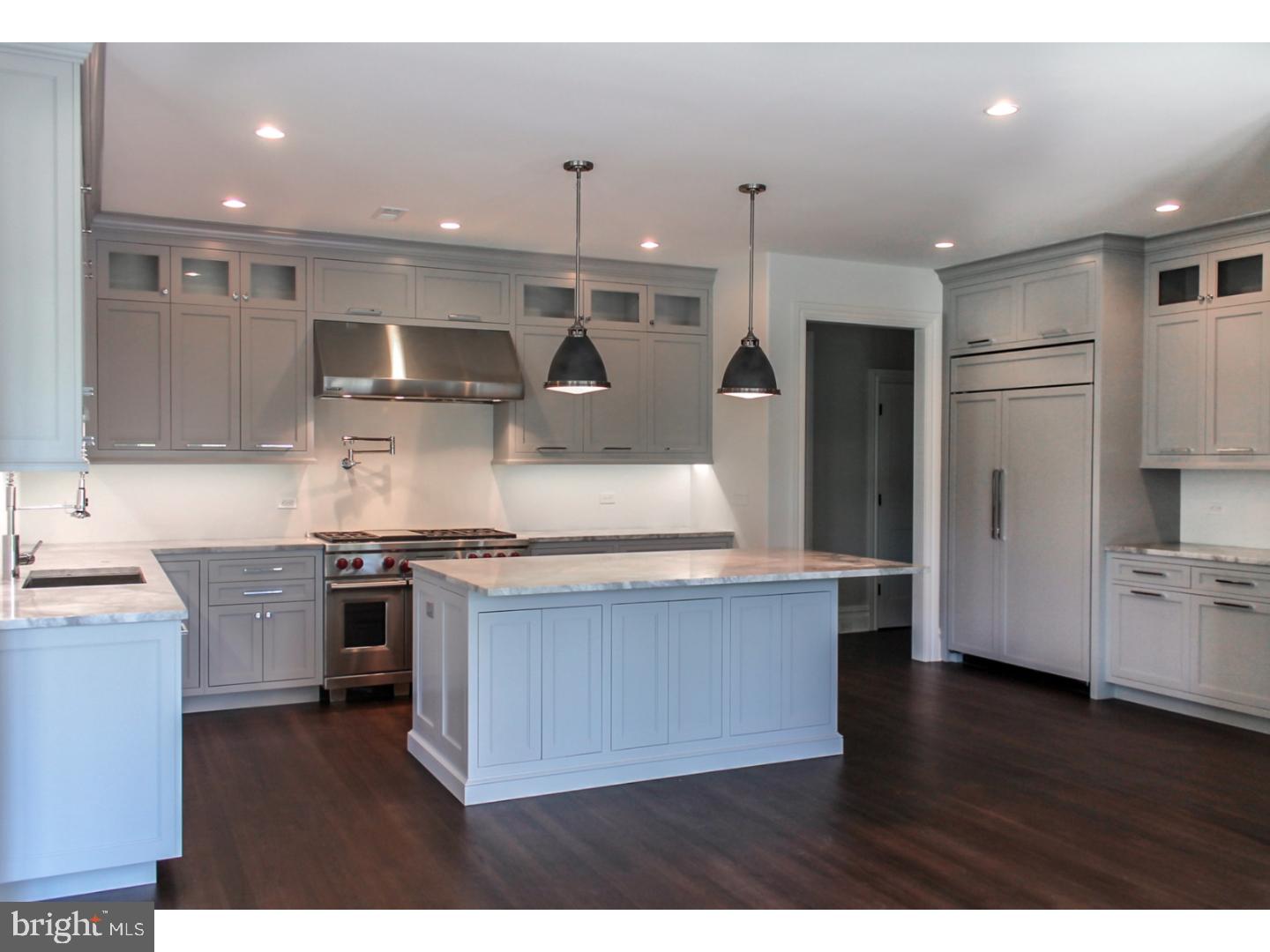 CHESTNUT HILL - Residential