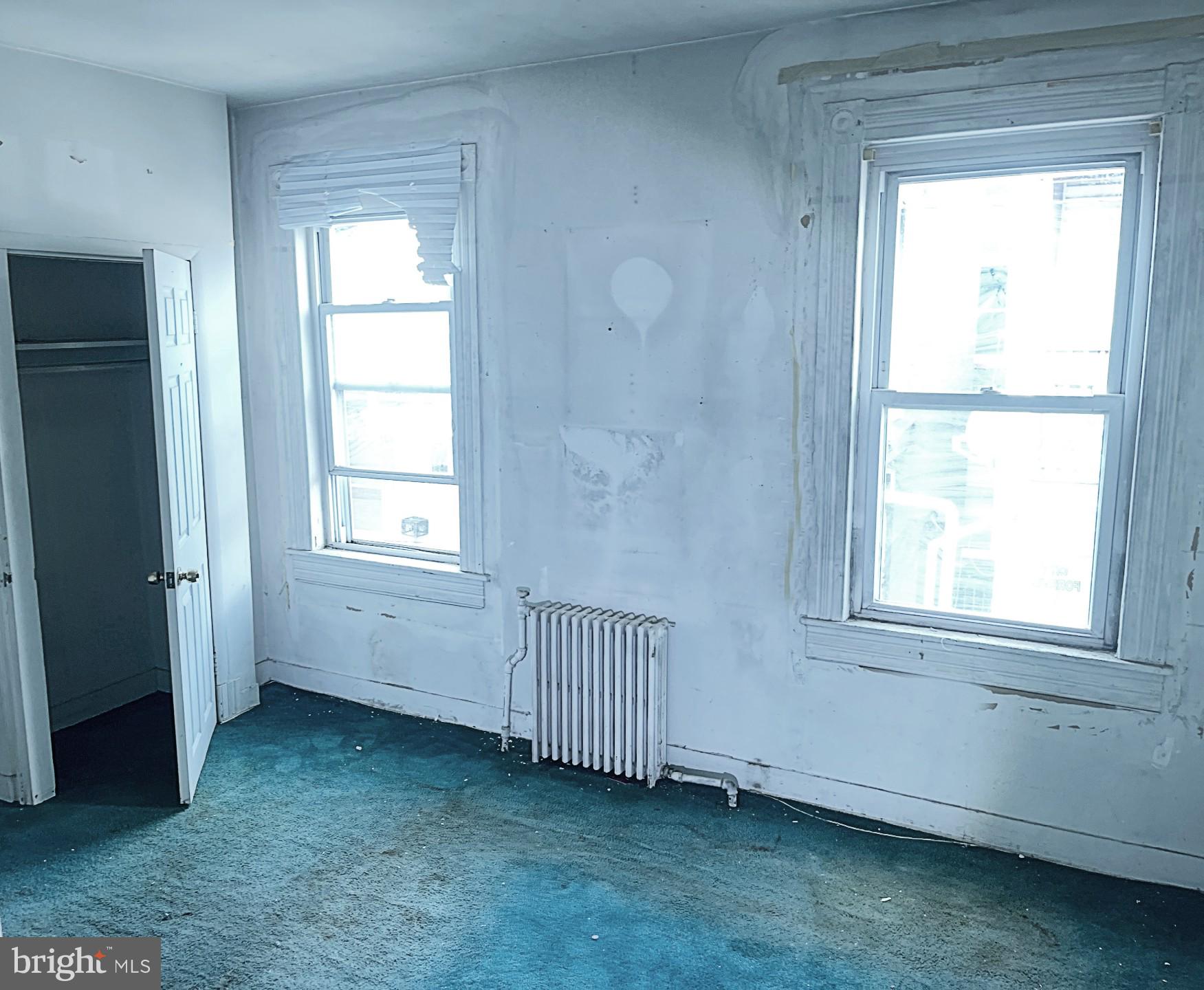 ELWOOD PARK - Residential