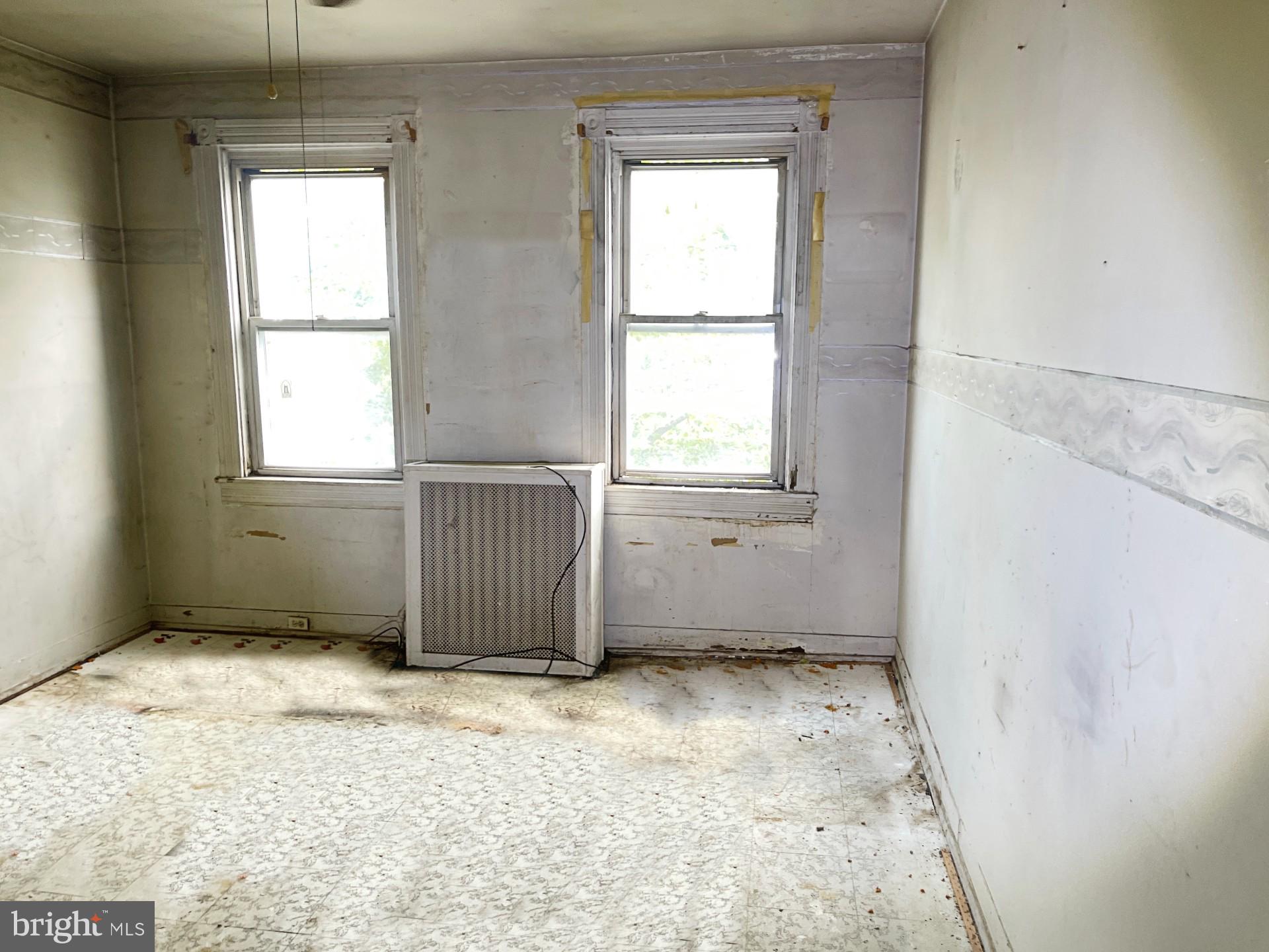 ELWOOD PARK - Residential