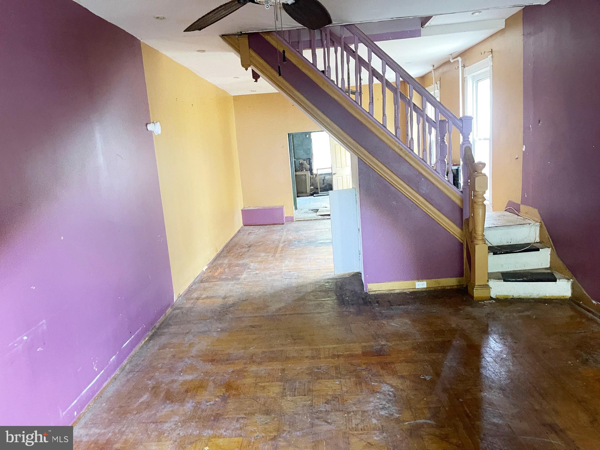 ELWOOD PARK - Residential