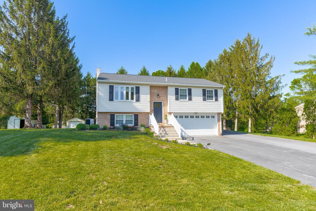 Photo of 1014 Jeffrey Lane, LITITZ, PA 17543 (MLS # PALA2069712)