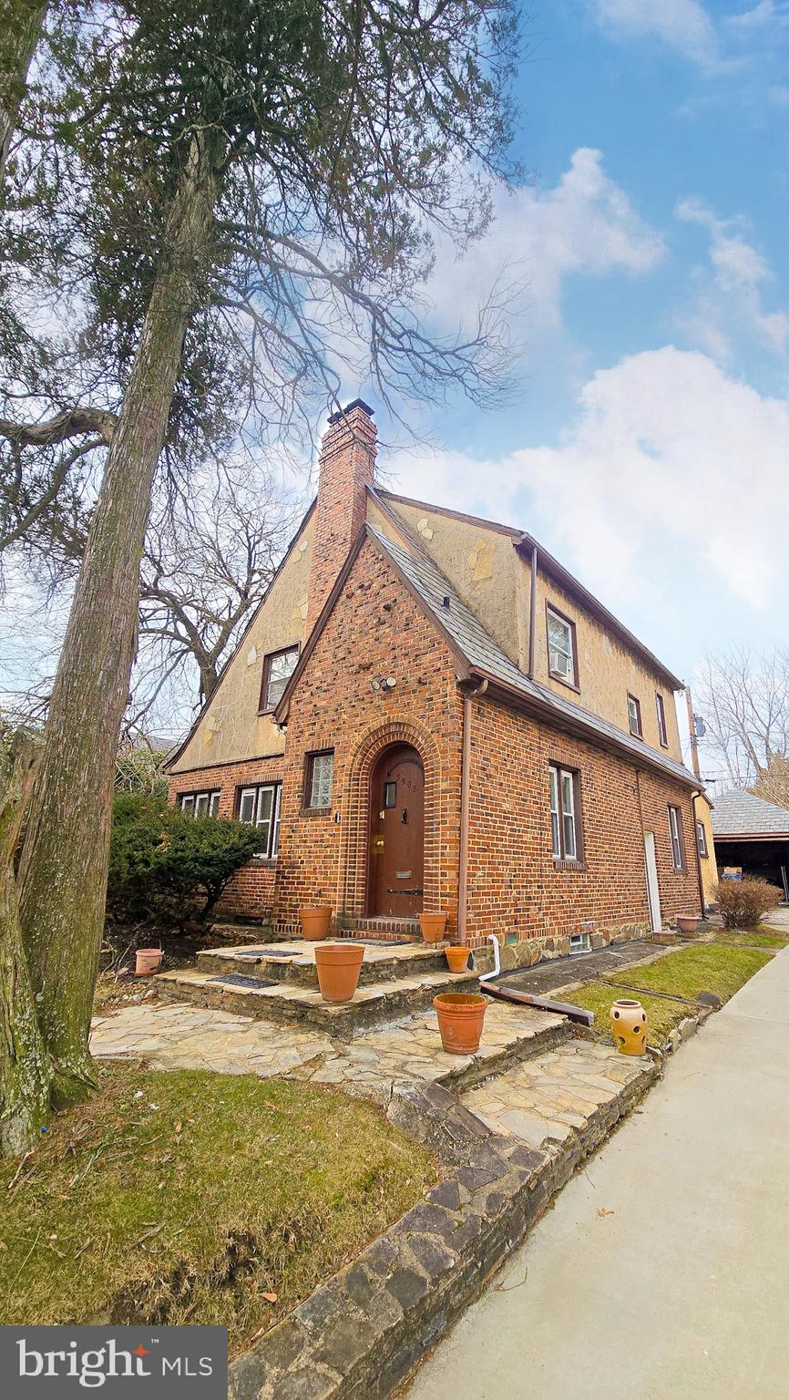 ASHBURTON HISTORIC DISTRICT - Residential