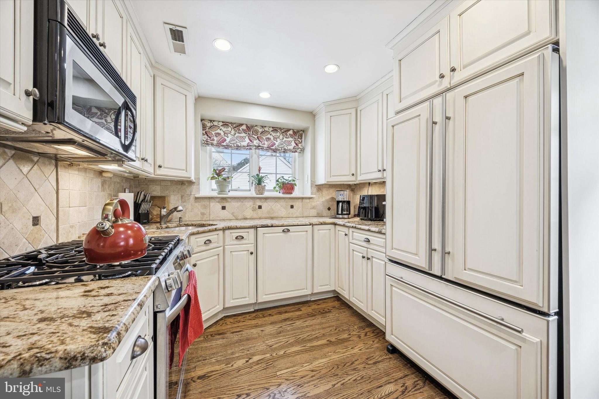 JENKINTOWN MANOR - Residential