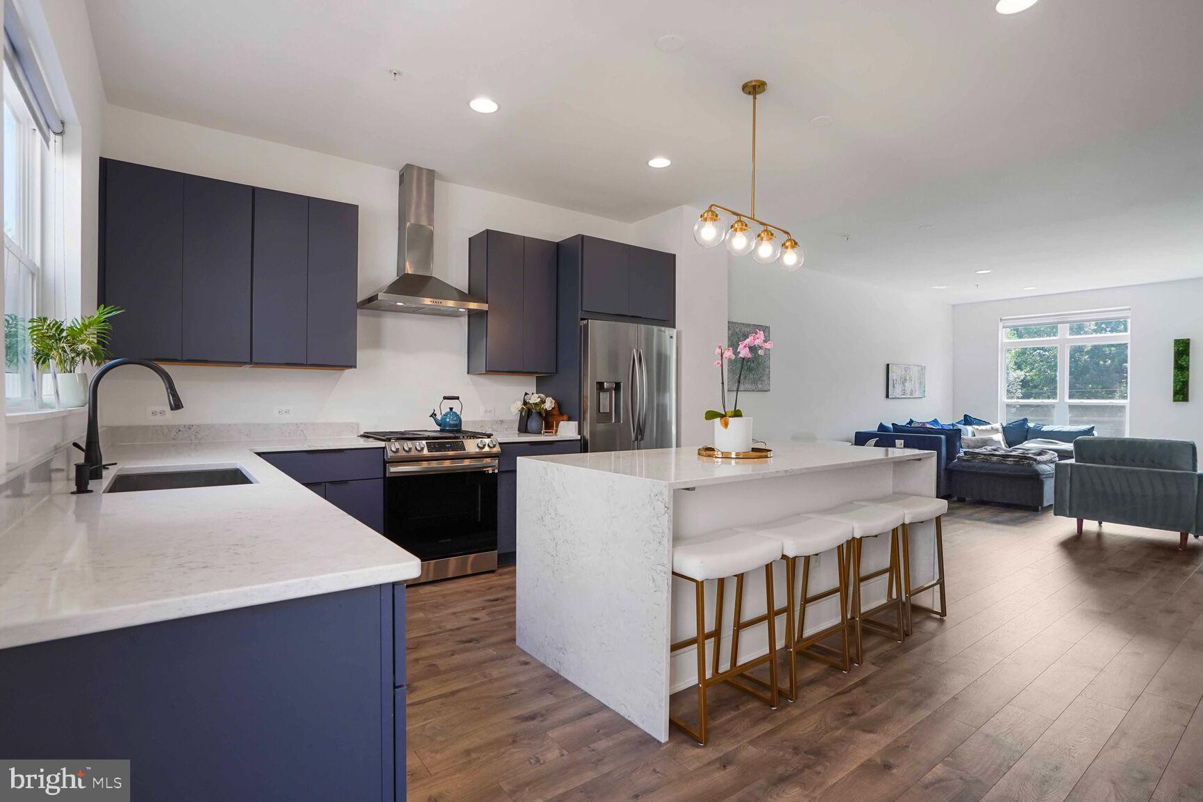 3509 SUTTON HEIGHTS CIRCLE