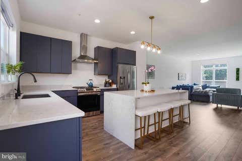 Townhouse For Sale - 3509 Sutton Heights Circle<br/> FAIRFAX, VA 22031