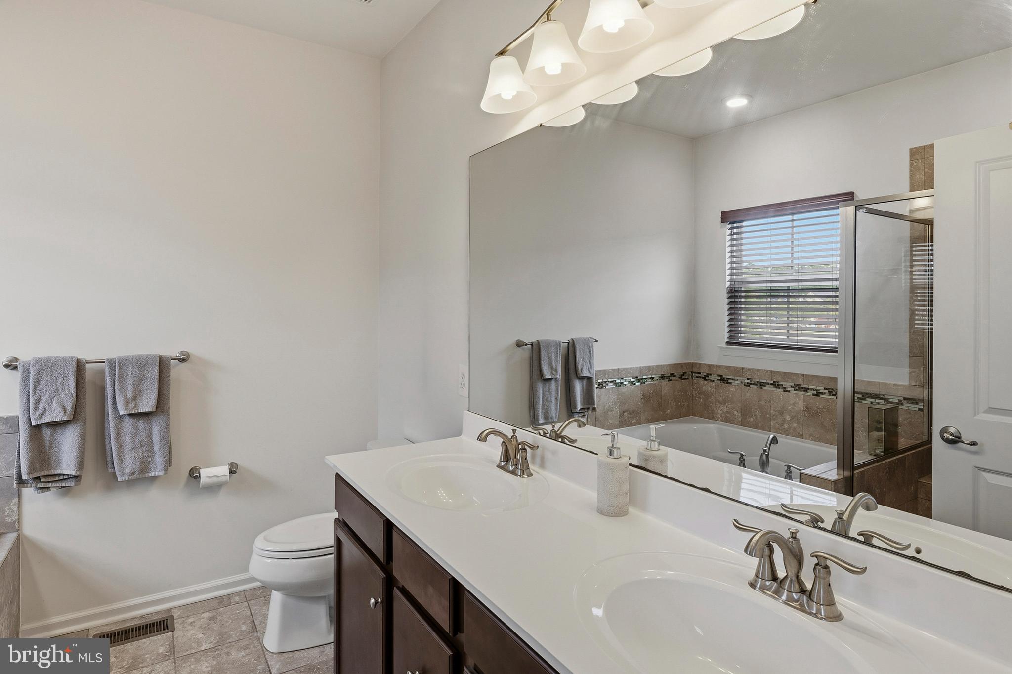 CREEKSIDE VILLAGE AT TANYARD SPRINGS - Residential