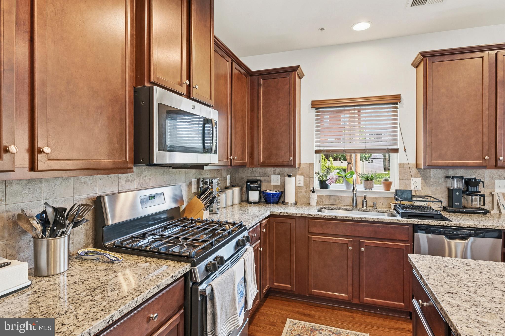 CREEKSIDE VILLAGE AT TANYARD SPRINGS - Residential