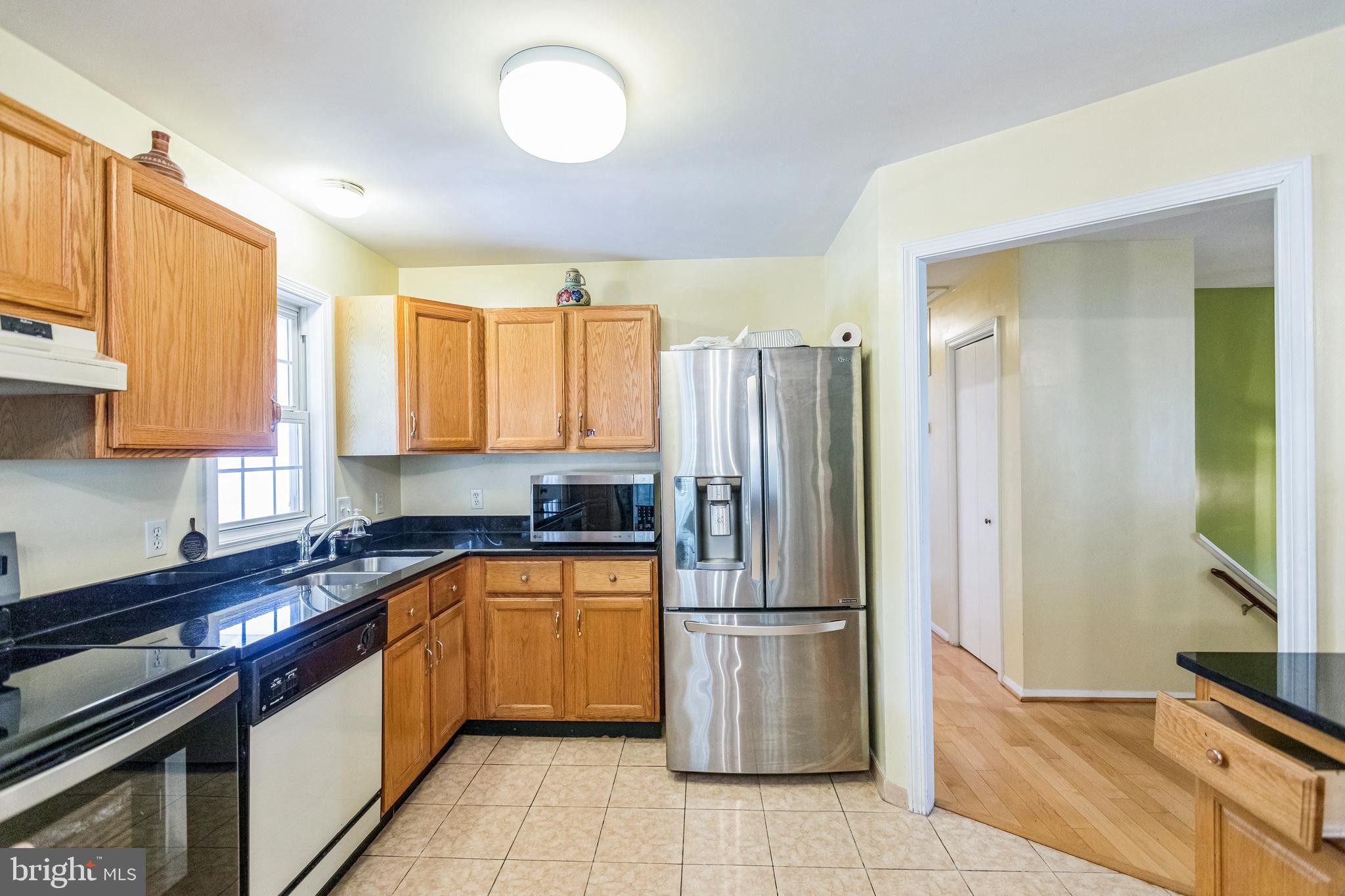 8252 GLEN COURT