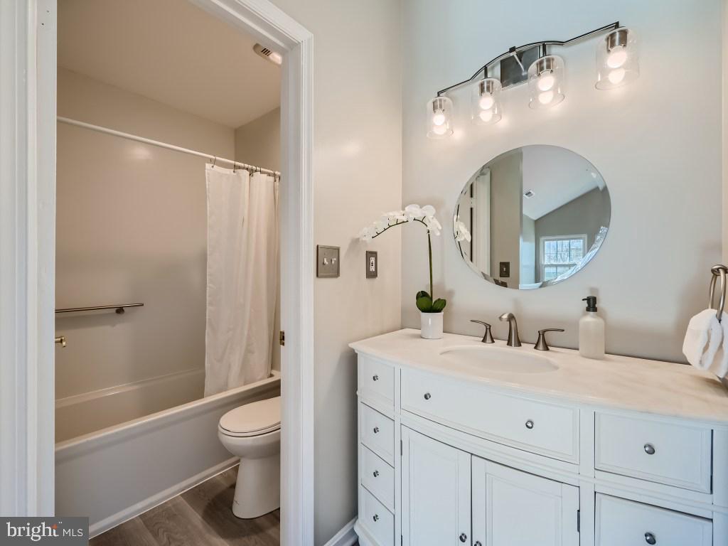 VILLAGE OF MONTGOMERY RUN - Residential