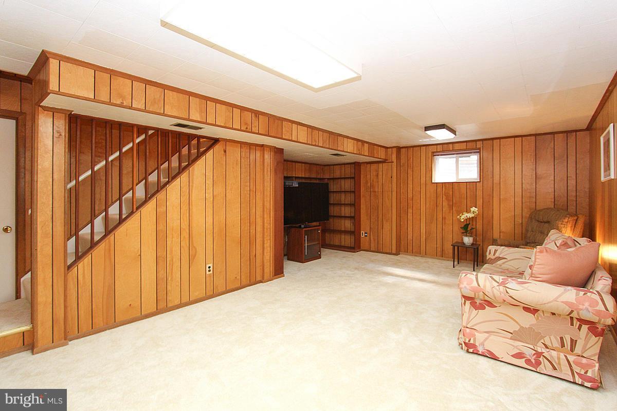 ORANGE HUNT ESTATES - Residential