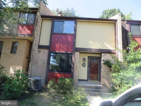 6896 Deer Run Drive, Alexandria, VA MLS: VAFX2341638