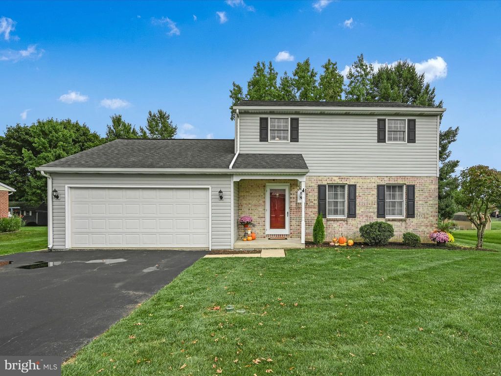 Photo of 275 Woodchuck Drive, EPHRATA, PA 17522 (MLS # PALA2062948)