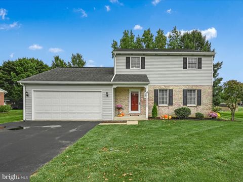 Photo of 275 Woodchuck Drive, EPHRATA, PA 17522 (MLS # PALA2062948)