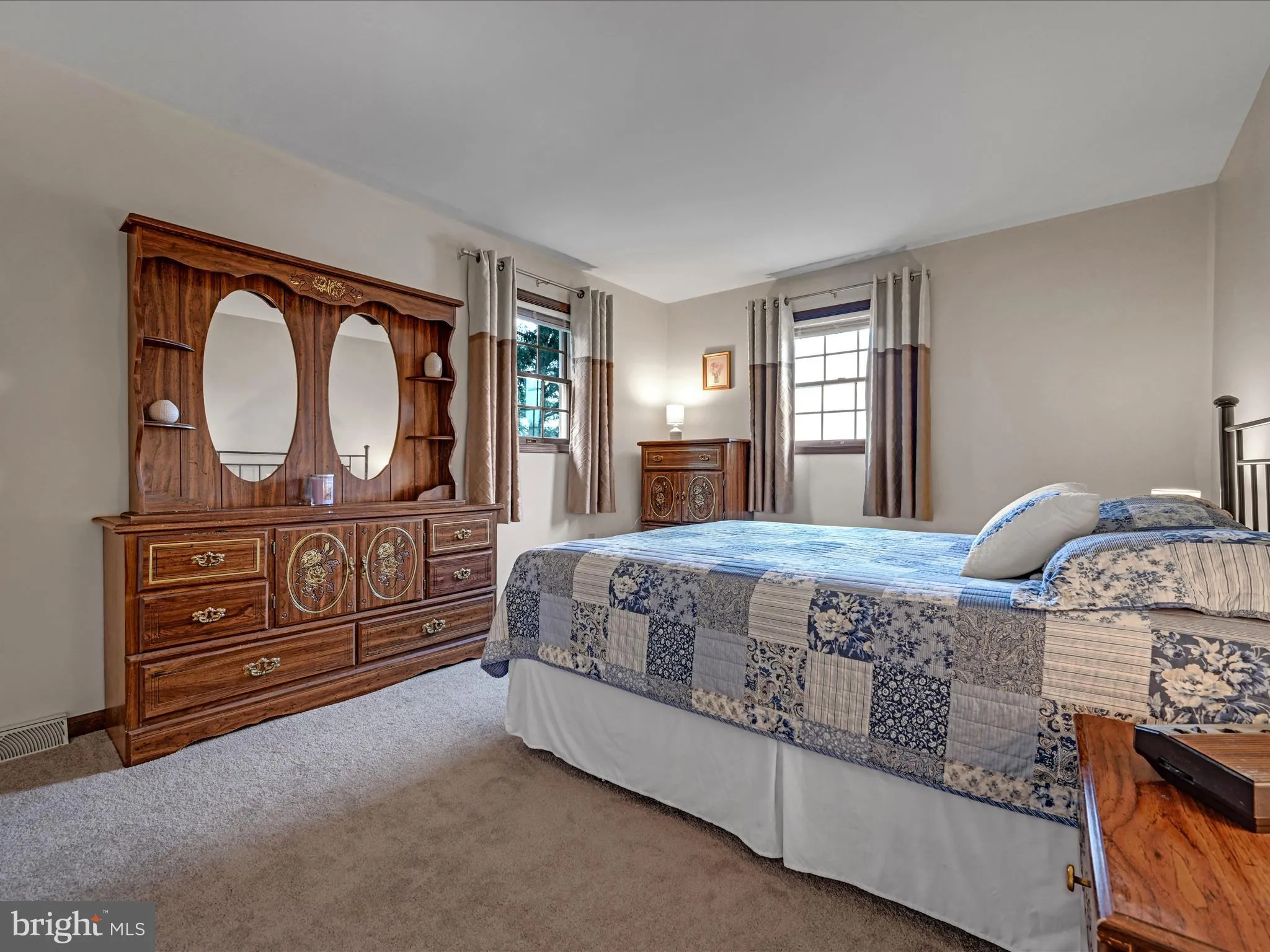 Ephrata, Pennsylvania 17522, United States, 3 Bedrooms Bedrooms, ,2 BathroomsBathrooms,Residential,Pending,19109