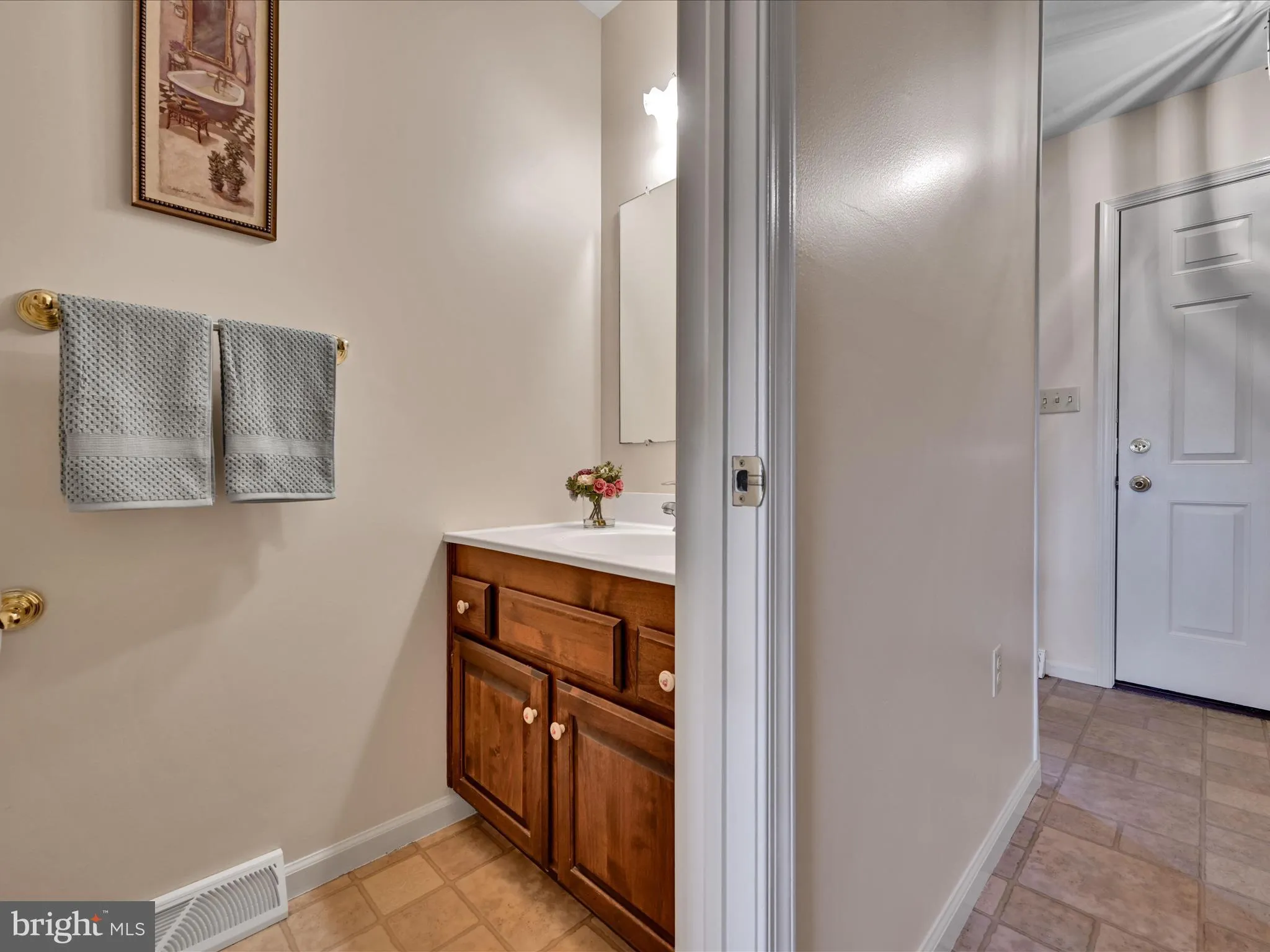 Ephrata, Pennsylvania 17522, United States, 3 Bedrooms Bedrooms, ,2 BathroomsBathrooms,Residential,Pending,19109