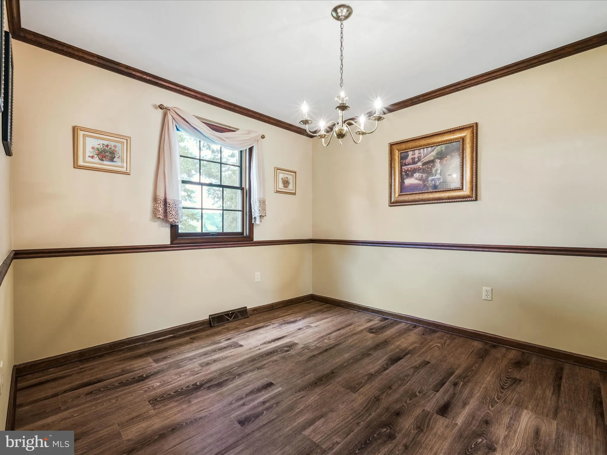 Ephrata, Pennsylvania 17522, United States, 3 Bedrooms Bedrooms, ,2 BathroomsBathrooms,Residential,Pending,19109