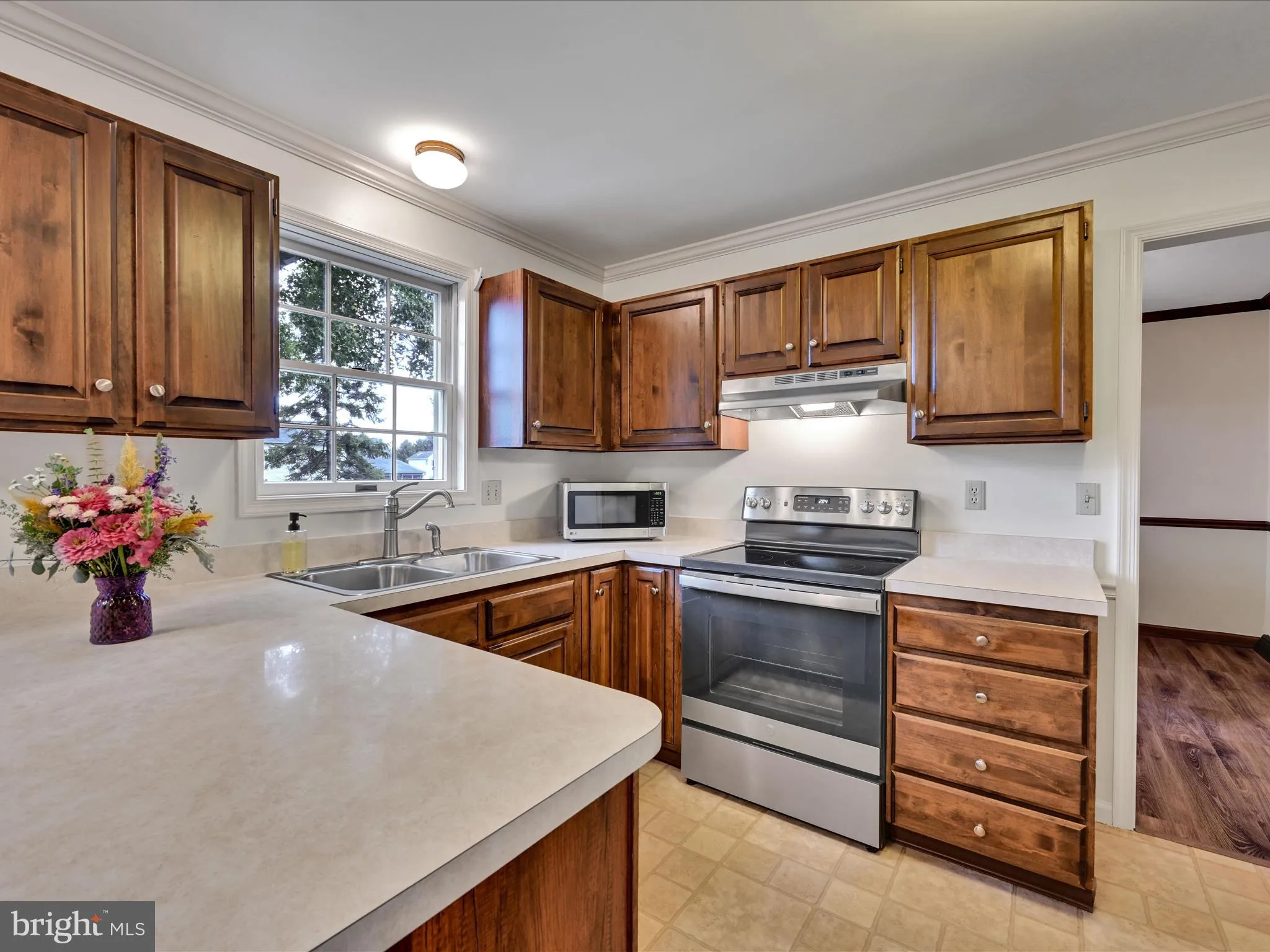 Ephrata, Pennsylvania 17522, United States, 3 Bedrooms Bedrooms, ,2 BathroomsBathrooms,Residential,Pending,19109