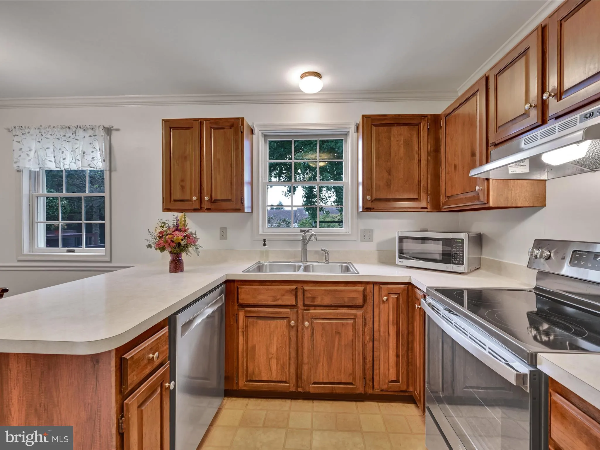 Ephrata, Pennsylvania 17522, United States, 3 Bedrooms Bedrooms, ,2 BathroomsBathrooms,Residential,Pending,19109